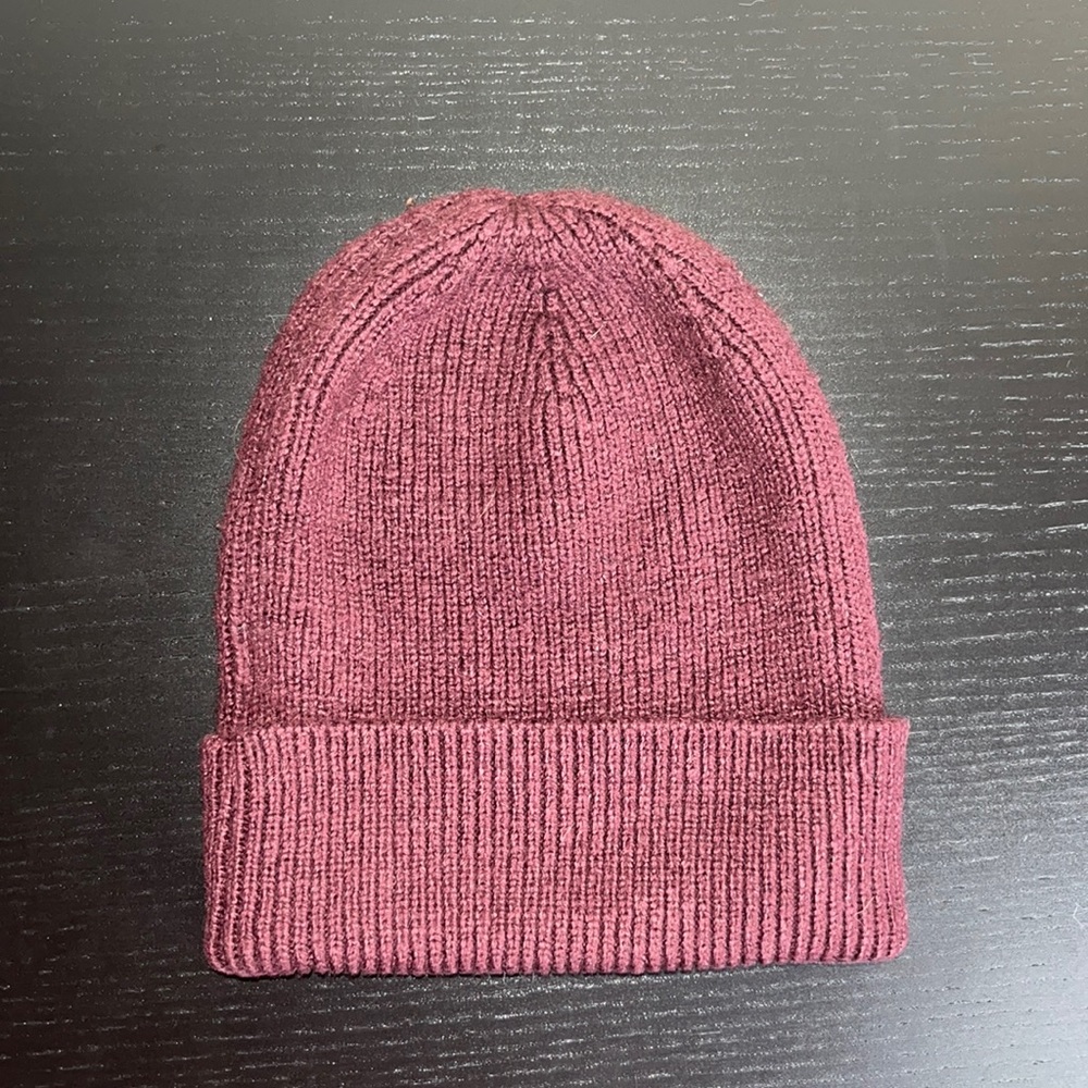 💎3/$30 - Amazon Essentials Maroon Beanie